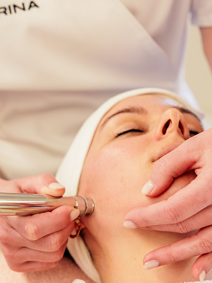 Hydrabrasie behandeling van de huid